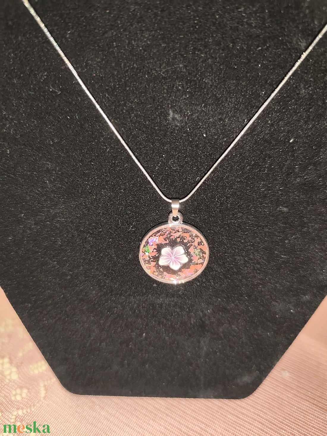 Rózsaszín virágos nyaklánc - ékszer - nyaklánc - medálos nyaklánc - Meska.hu