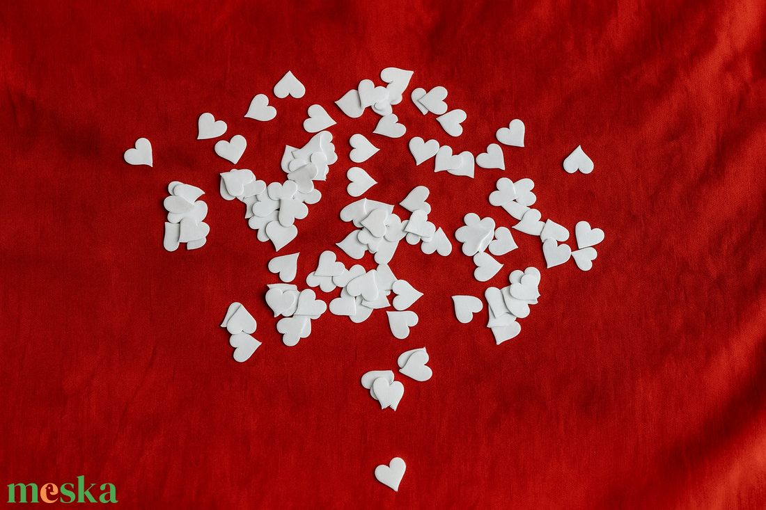 Szivecske konfettik Valentin-napra - otthon & életmód - dekoráció - dísztárgy - Meska.hu