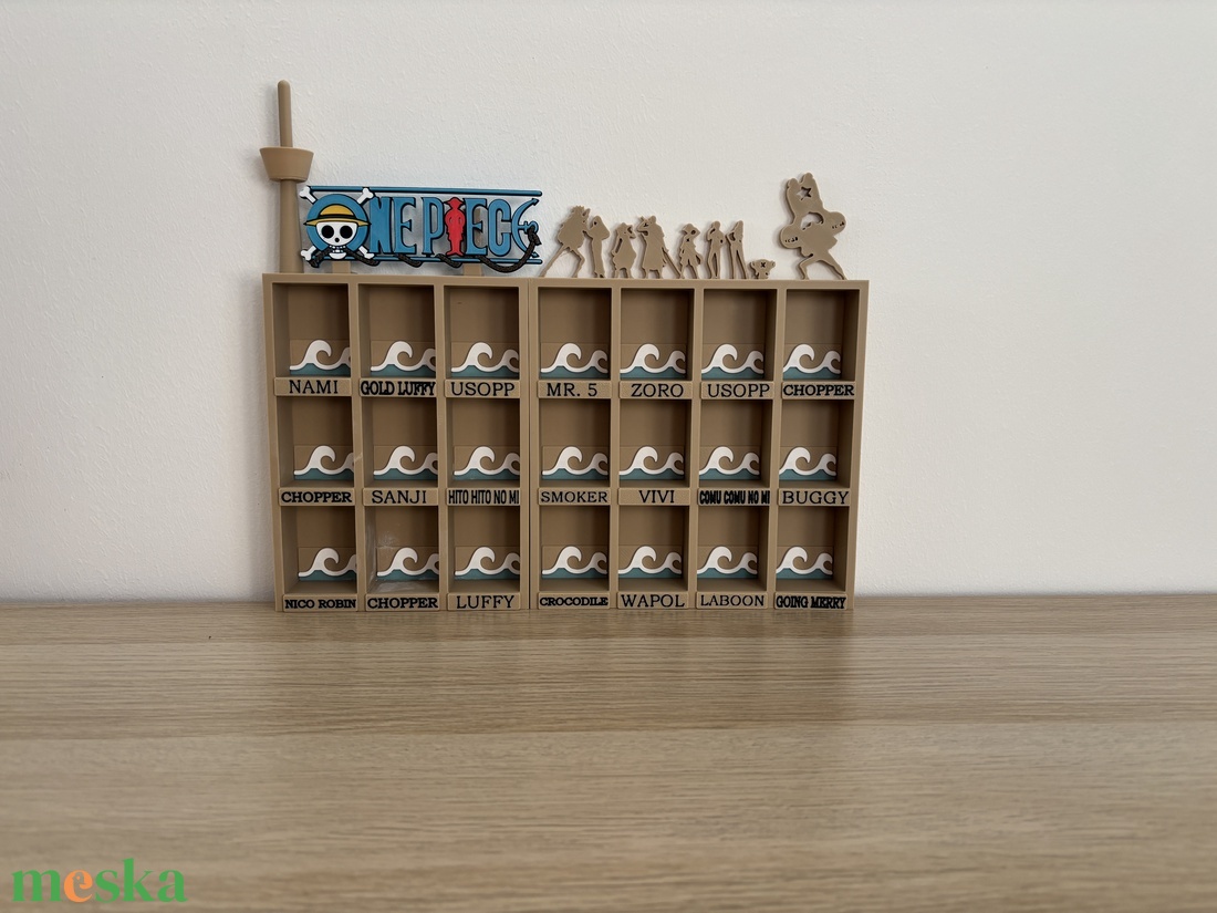 Kinder Joy One Piece állvány, egyedi saját készítésű - otthon & életmód - dekoráció - asztal és polc dekoráció - dekorációs tál, tartó - Meska.hu