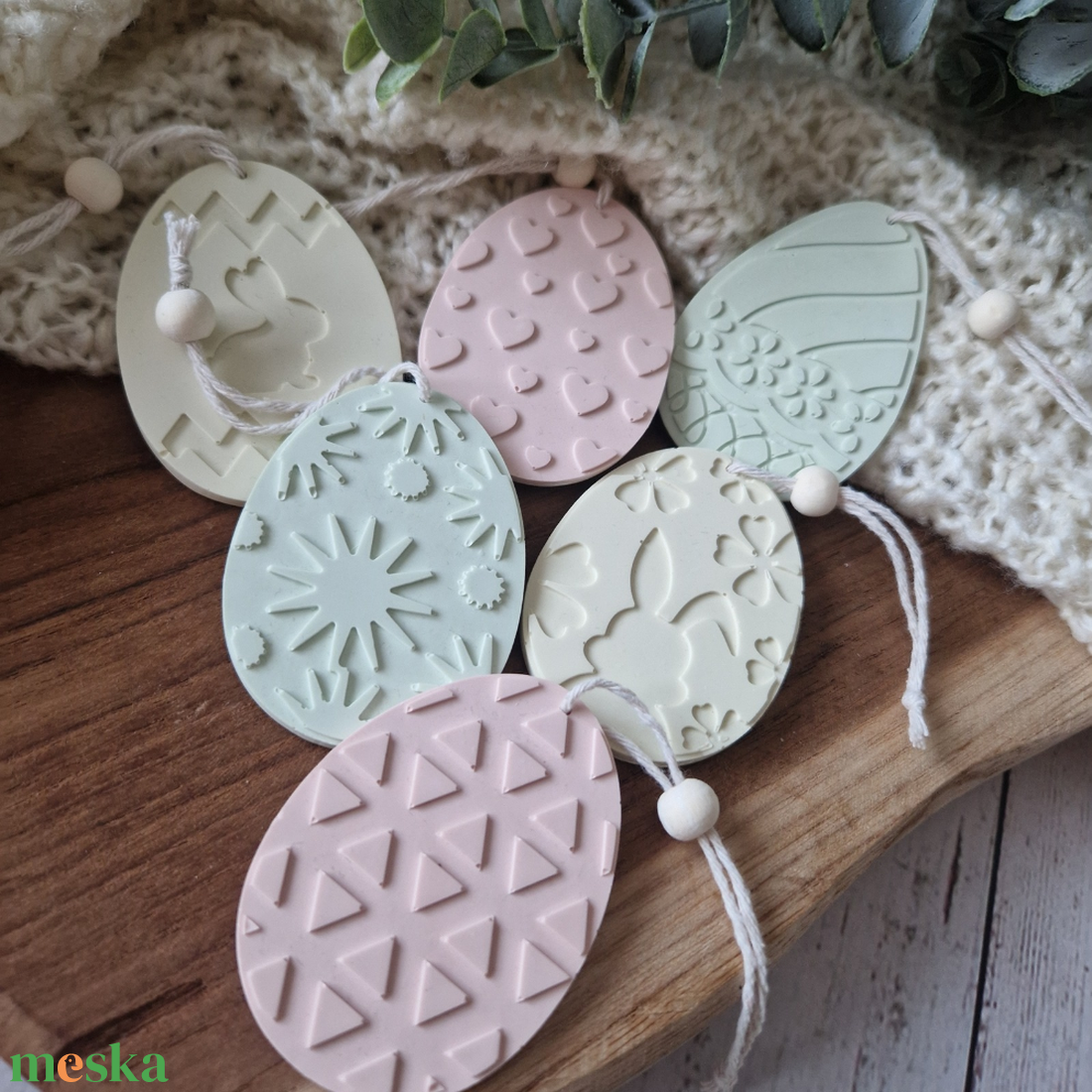 Húsvéti kerámia függődísz szett 6db-os pasztell tojások - ünnepi díszek, dekorációk - húsvéti díszek és dekorációk - húsvéti ablakdíszek - Meska.hu