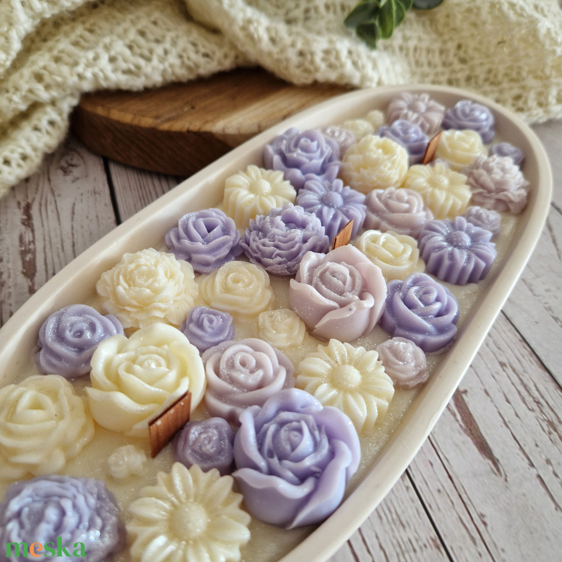 Orgona illatú, virágos gyertyatál - otthon & életmód - gyertya, illat, aroma - gyertya - Meska.hu