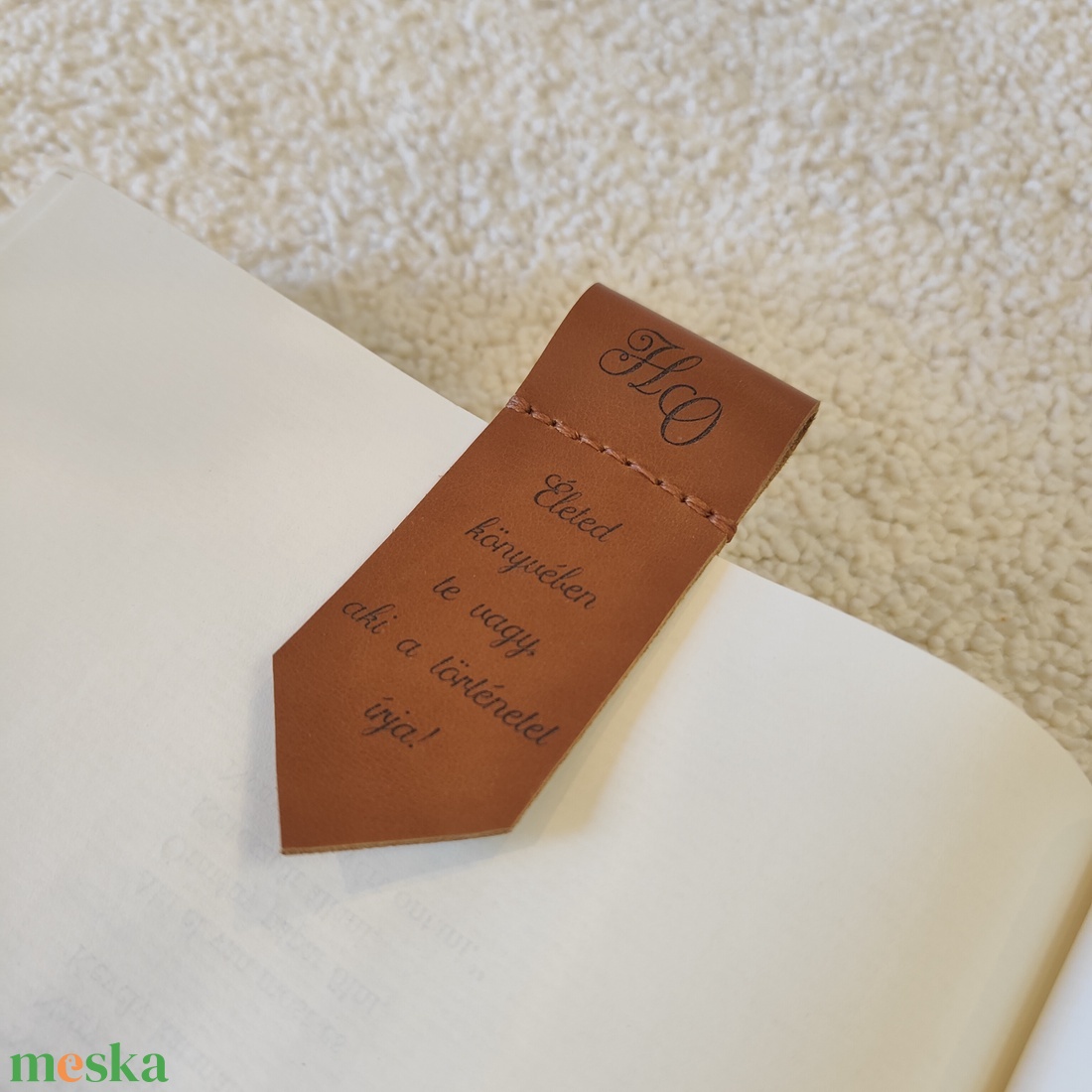 Valódi bőr könyvjelző - Egyedi mintával - könyv & zene - könyvjelző - Meska.hu