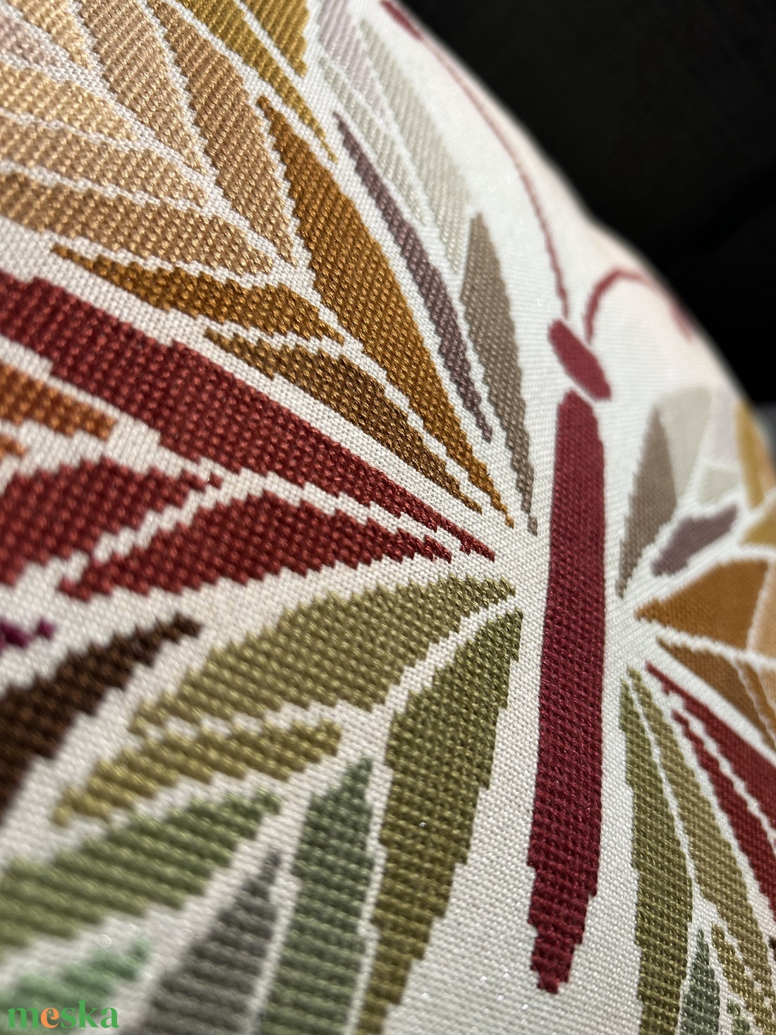 Keresztszemes hímzett pillangós díszpárna � kézműves lakásdekor - otthon & életmód - lakástextil - párna & párnahuzat - díszpárna (belsővel együtt) - Meska.hu