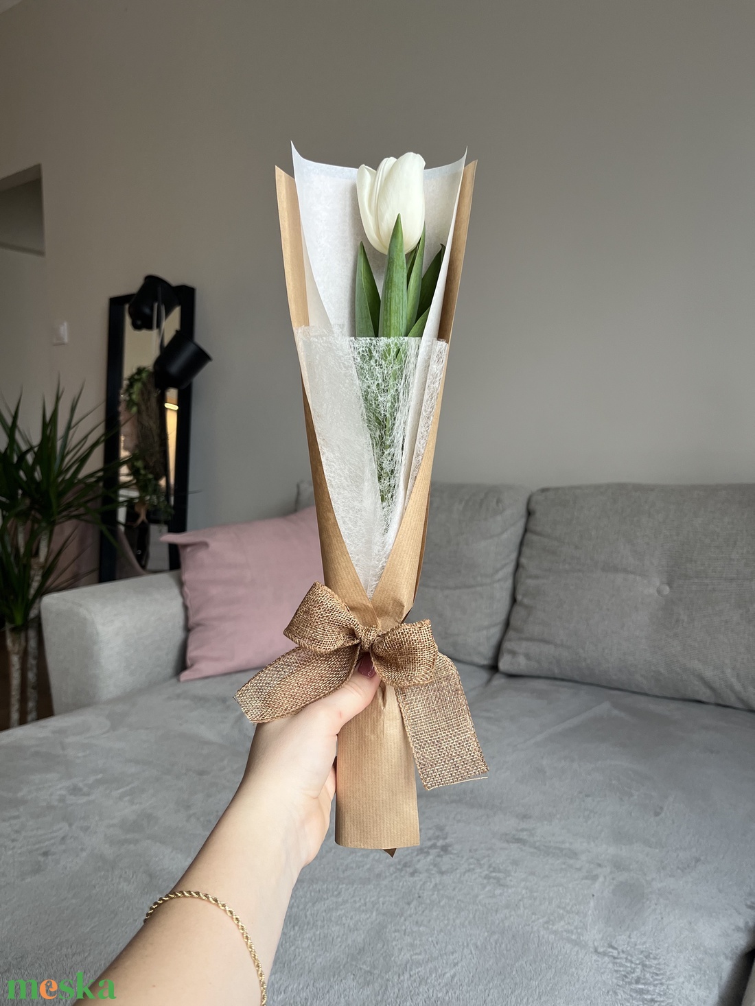 Apró kedvesség - 1 szál virág díszcsomagolásban - otthon & életmód - virágdekoráció - virágok - szálas virág - Meska.hu