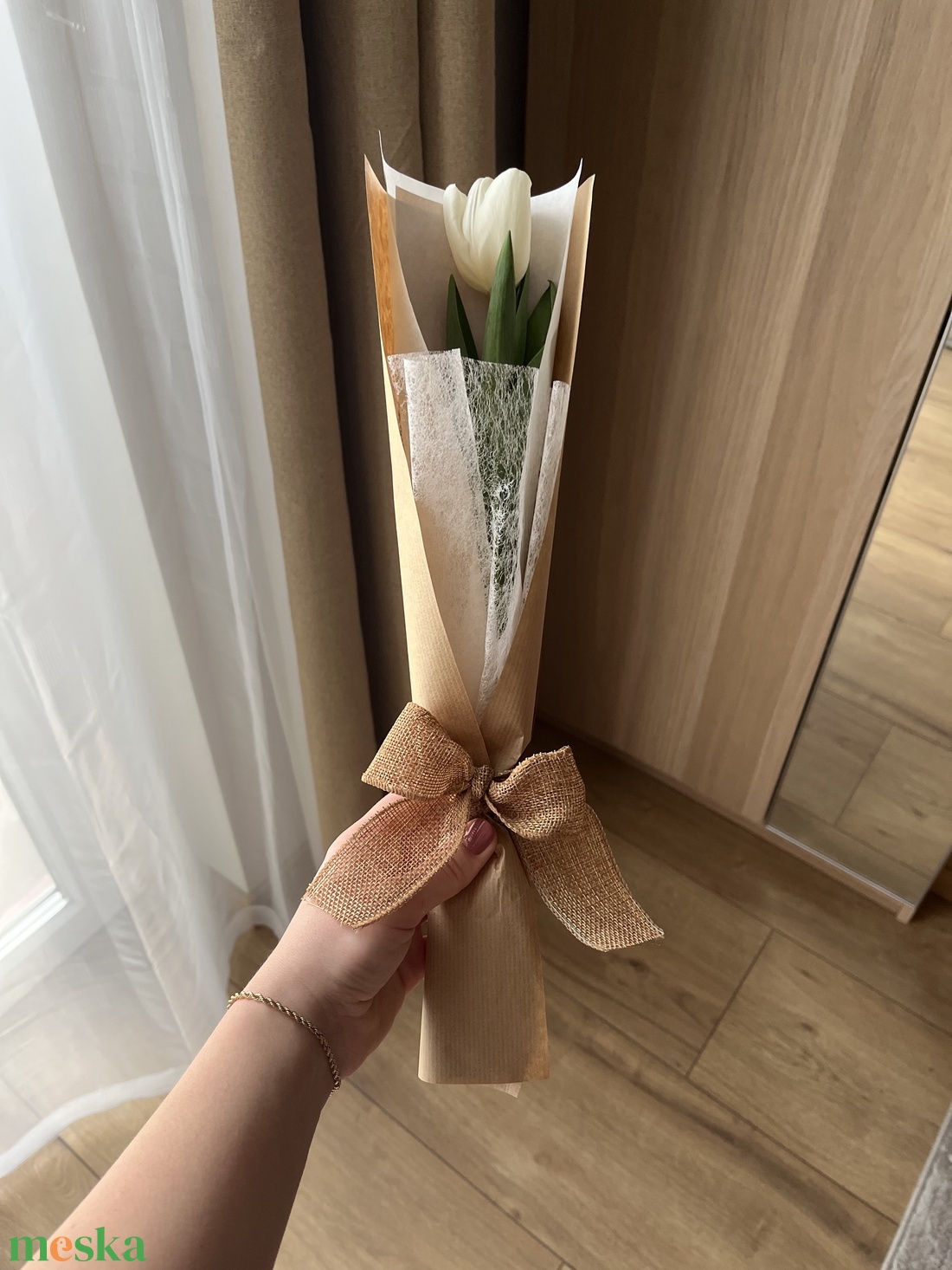 Apró kedvesség - 1 szál virág díszcsomagolásban - otthon & életmód - virágdekoráció - virágok - szálas virág - Meska.hu