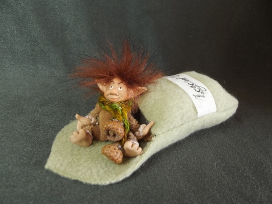 REZSŐ kobold kitűző -  - Meska.hu