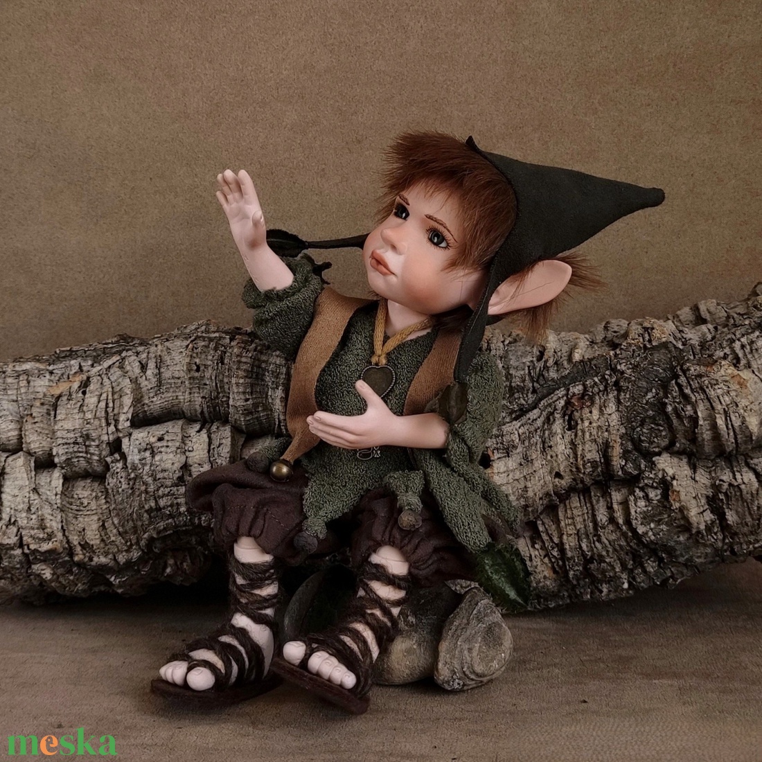 Kulcsos manócska: FLÓRIS - porcelán, mozgatható  - otthon & életmód - dekoráció - manók - Meska.hu