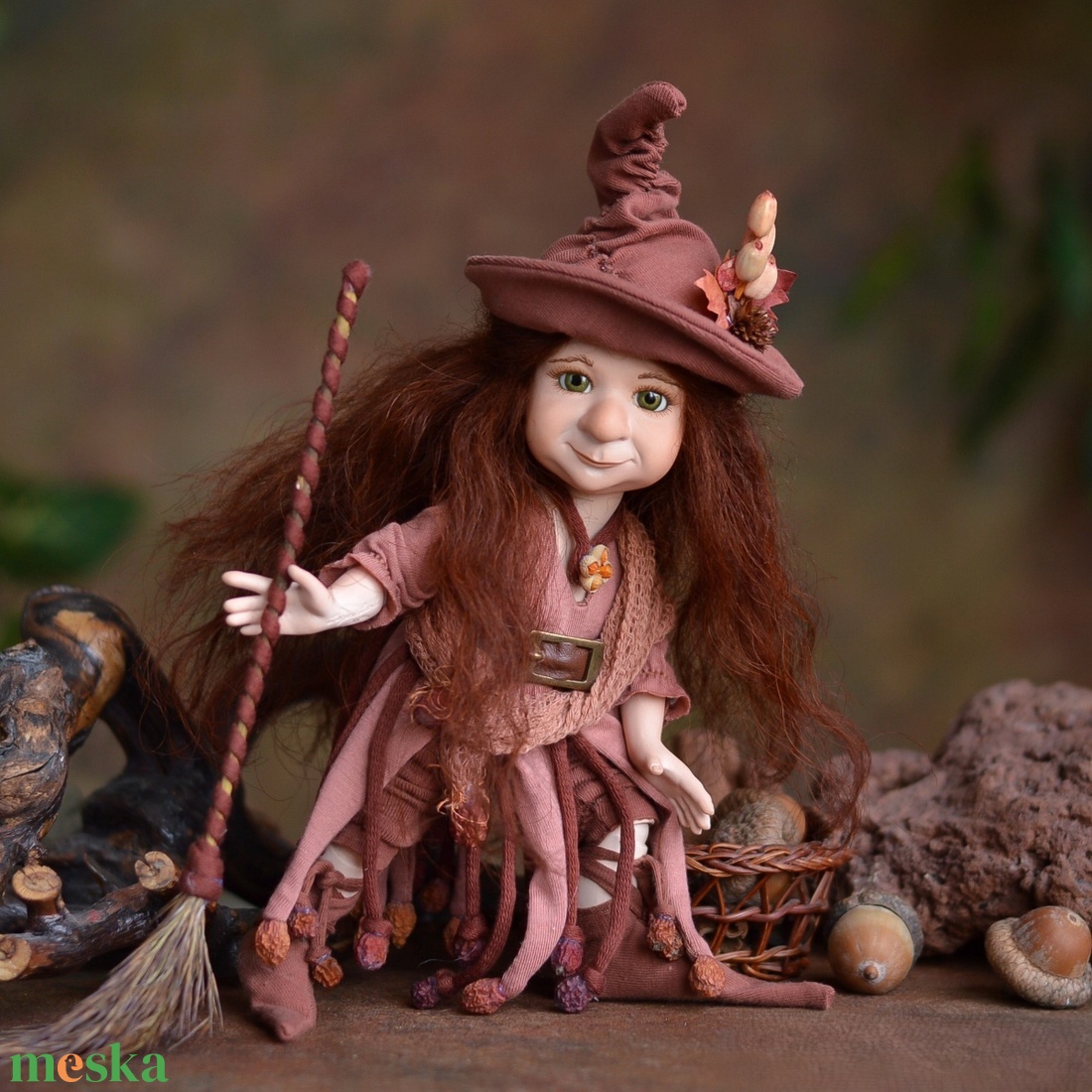 Egyedi boszorkány: BERTA - porcelán, mozgatható - otthon & életmód - dekoráció - halloween - halloweeni figurák - Meska.hu