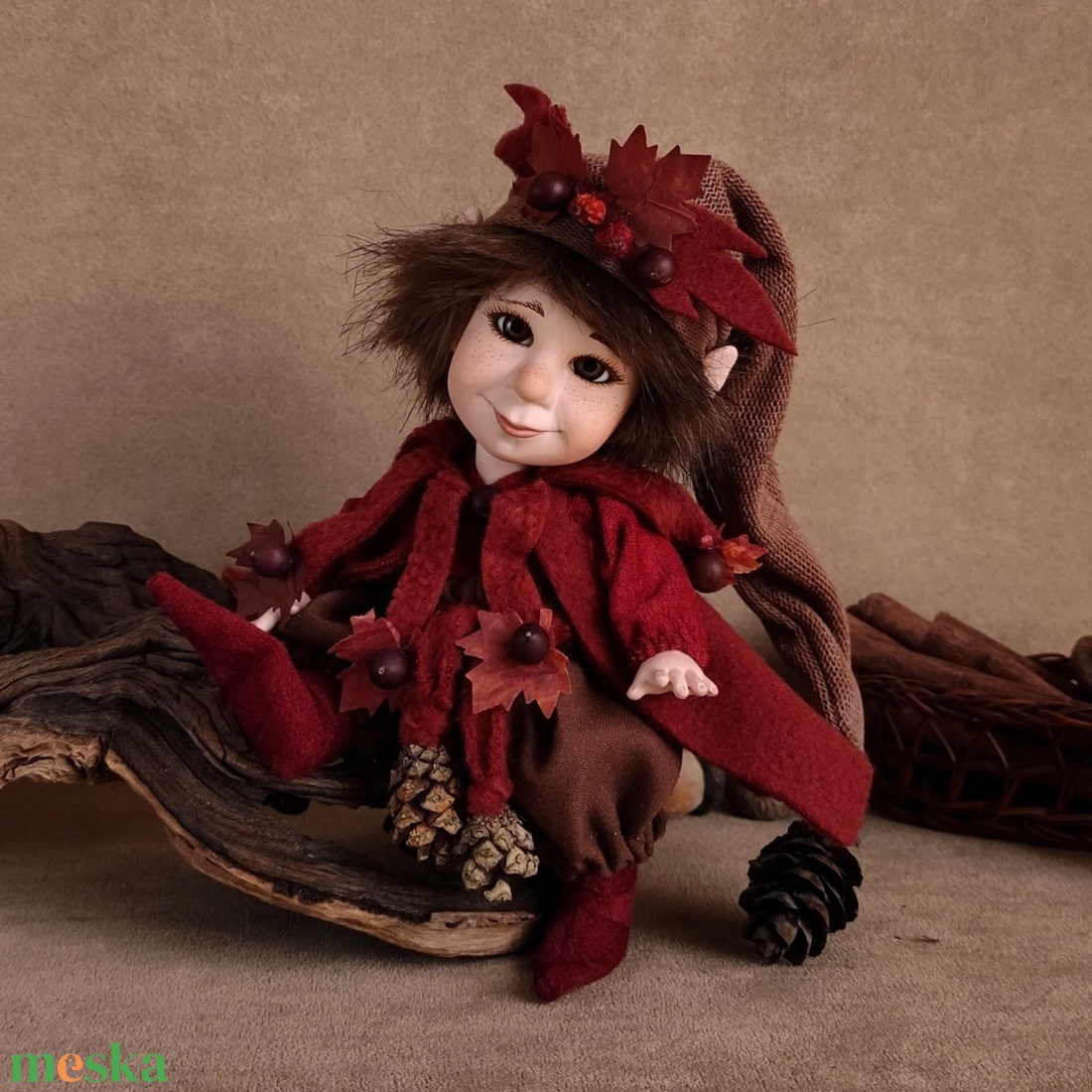 Mini egyedi porcelán mozgatható elf - MEDOX - otthon & életmód - dekoráció - asztal és polc dekoráció - asztaldísz - Meska.hu