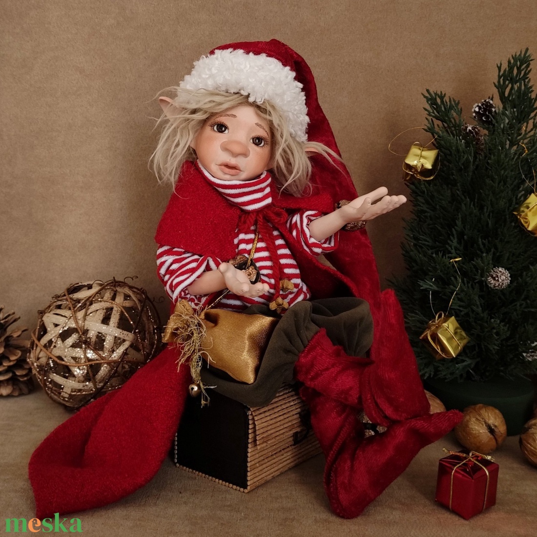 Karácsonyi manó: ÁGOSTON - porcelán, mozgatható  - karácsony - karácsonyi lakásdekoráció - karácsonyi manók, figurák - Meska.hu