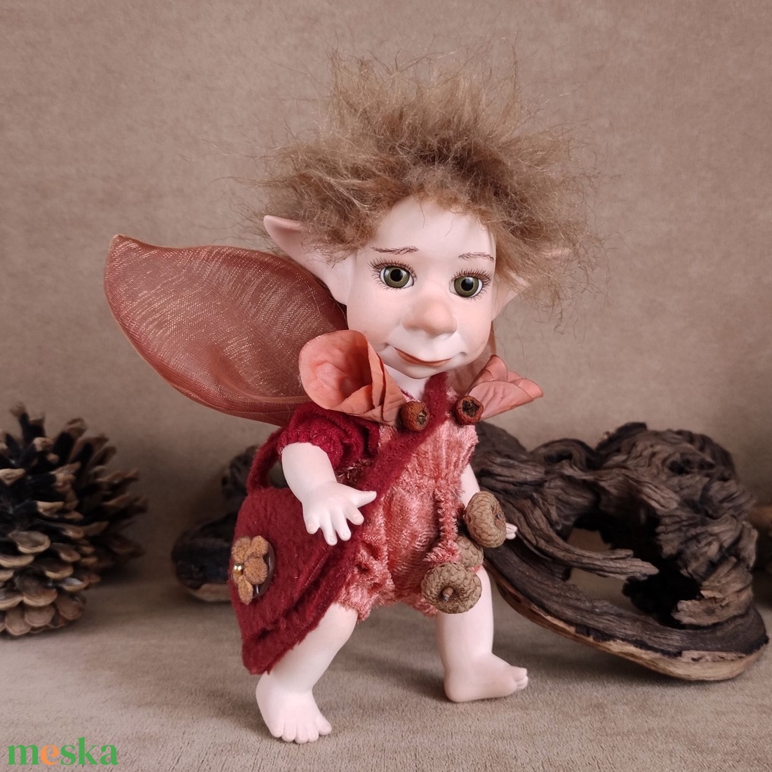 Röp-röp TOTÓKA - mini porcelán kobold, mozgatható - otthon & életmód - dekoráció - asztal és polc dekoráció - asztaldísz - Meska.hu