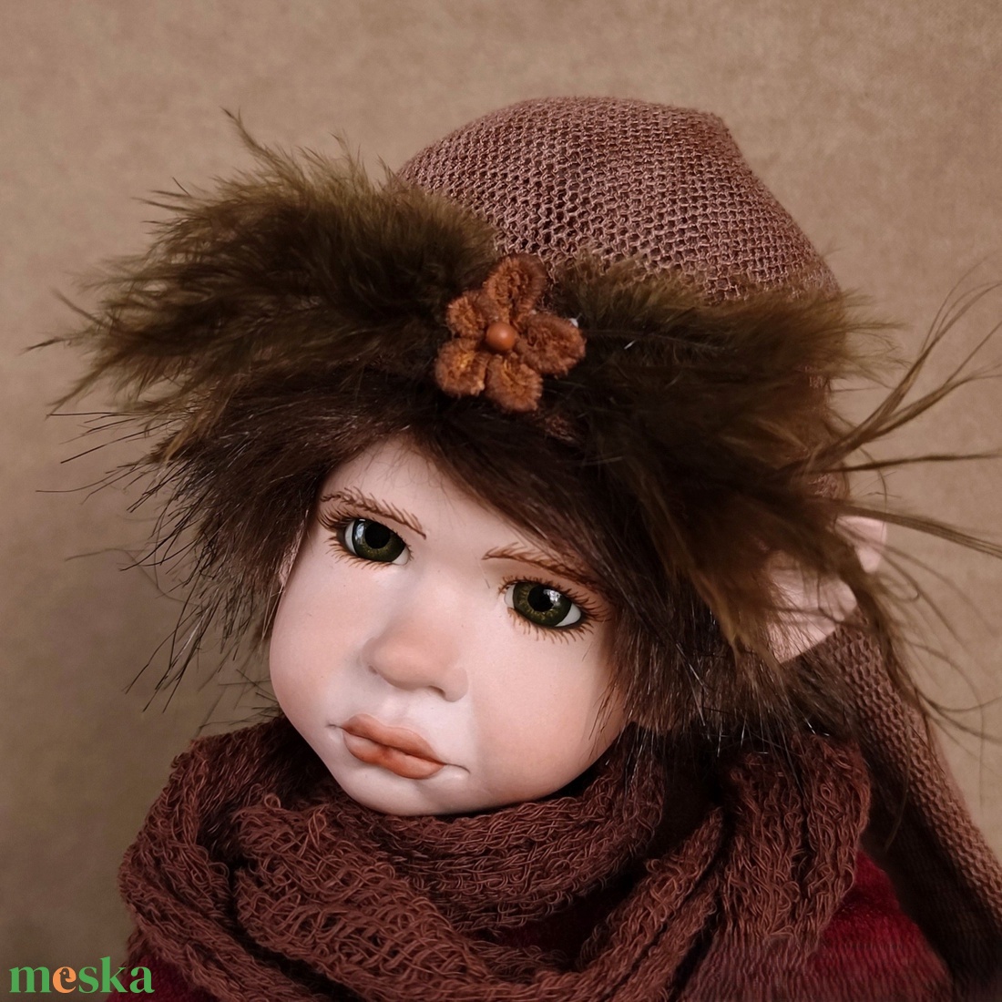 Kis csúzlis manó: PATRIK - porcelán, mozgatható  - otthon & életmód - dekoráció - manók - Meska.hu