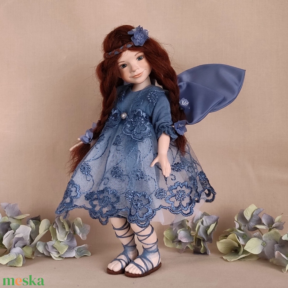 SZILFIN - kék csipkés porcelán tündér, mozgatható - otthon & életmód - dekoráció - dekoratív figurák és szobrok - Meska.hu