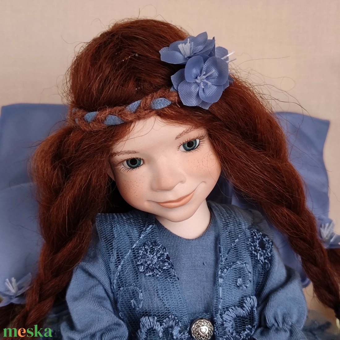 SZILFIN - kék csipkés porcelán tündér, mozgatható - otthon & életmód - dekoráció - dekoratív figurák és szobrok - Meska.hu