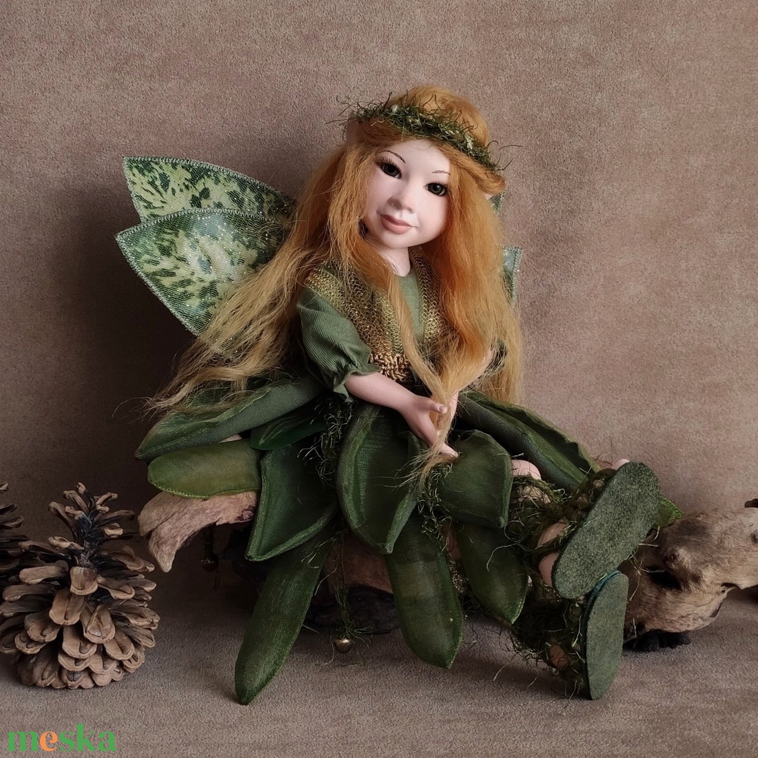 Zöld levéltündér: DOTTI - porcelán, mozgatható - otthon & életmód - dekoráció - dekoratív figurák és szobrok - Meska.hu