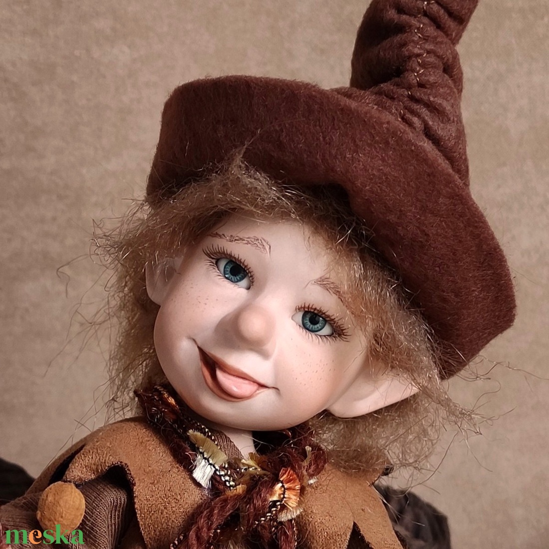 DOMINIK - mini horgász manócska pecabottal - porcelán, mozgatható - otthon & életmód - dekoráció - dekoratív figurák és szobrok - Meska.hu