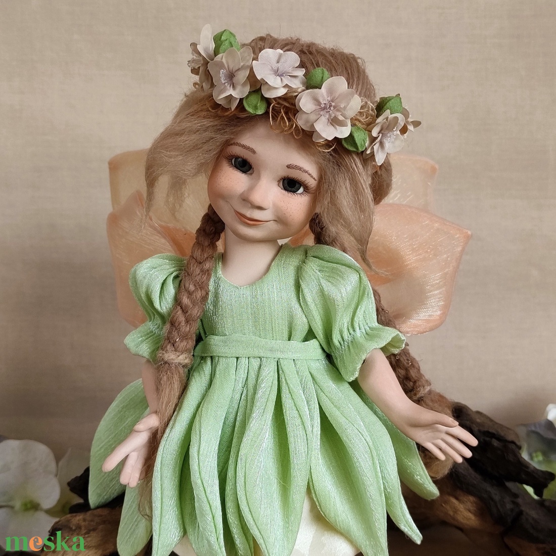 FABIANA mosolygós tündérke - porcelán, 9 ponton mozgatható - otthon & életmód - dekoráció - dekoratív figurák és szobrok - Meska.hu