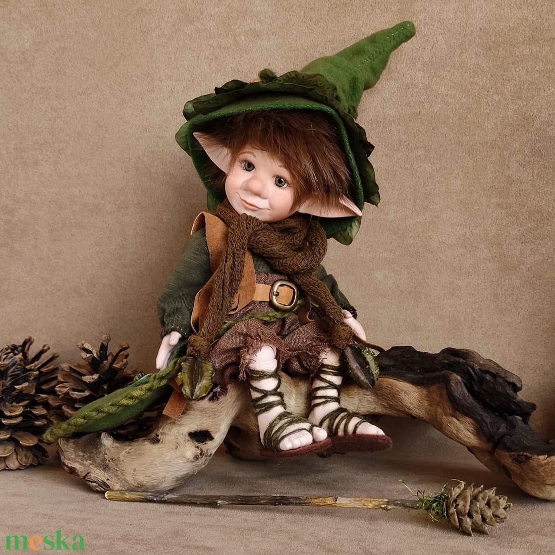 Kis vándor kobold: HAREN - porcelán, 9 ponton mozgatható - otthon & életmód - dekoráció - dekoratív figurák és szobrok - Meska.hu