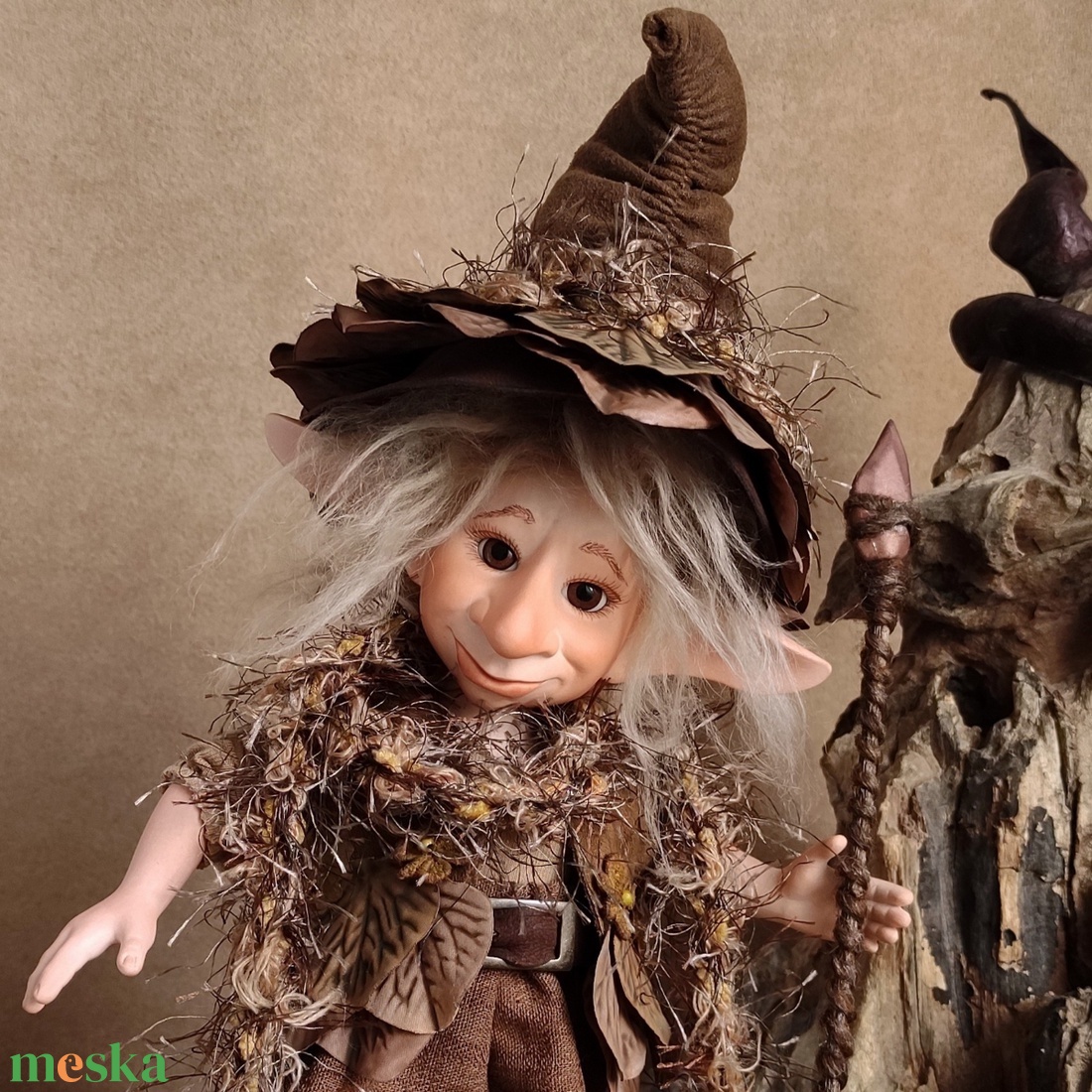 JASSINDEL - kis vadász kobold, 9 ponton mozgatható porcelán testű figura - otthon & életmód - dekoráció - dekoratív figurák és szobrok - Meska.hu