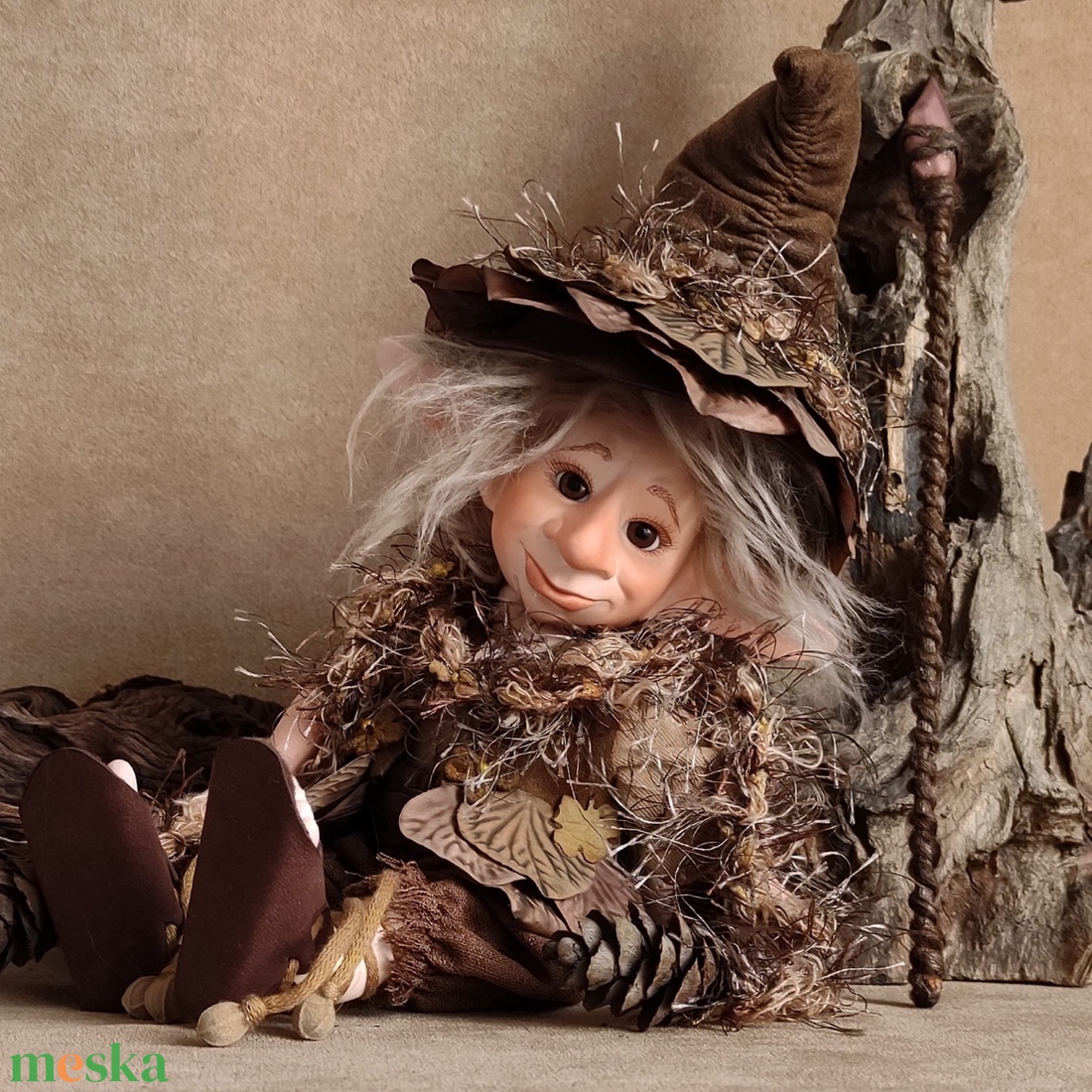 JASSINDEL - kis vadász kobold, 9 ponton mozgatható porcelán testű figura - otthon & életmód - dekoráció - dekoratív figurák és szobrok - Meska.hu