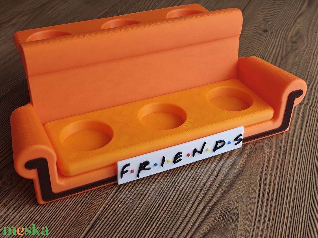 Friends jóbarátok McDonald's figura tartó kanapé állvány - művészet - más gyűjtemények - Meska.hu