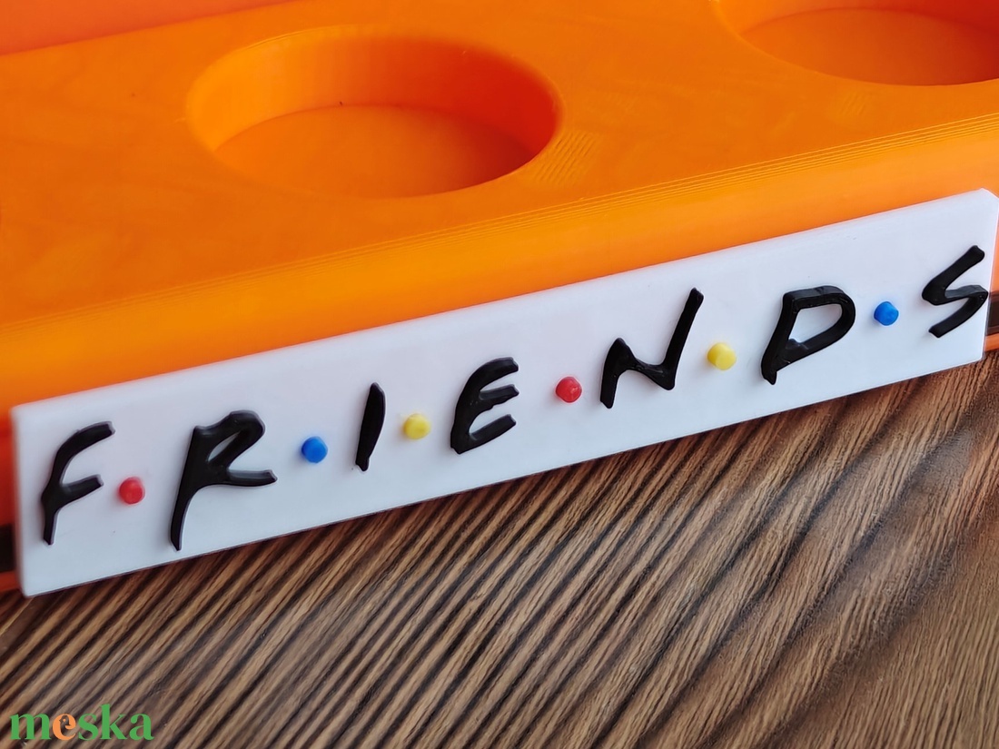 Friends jóbarátok McDonald's figura tartó kanapé állvány - művészet - más gyűjtemények - Meska.hu