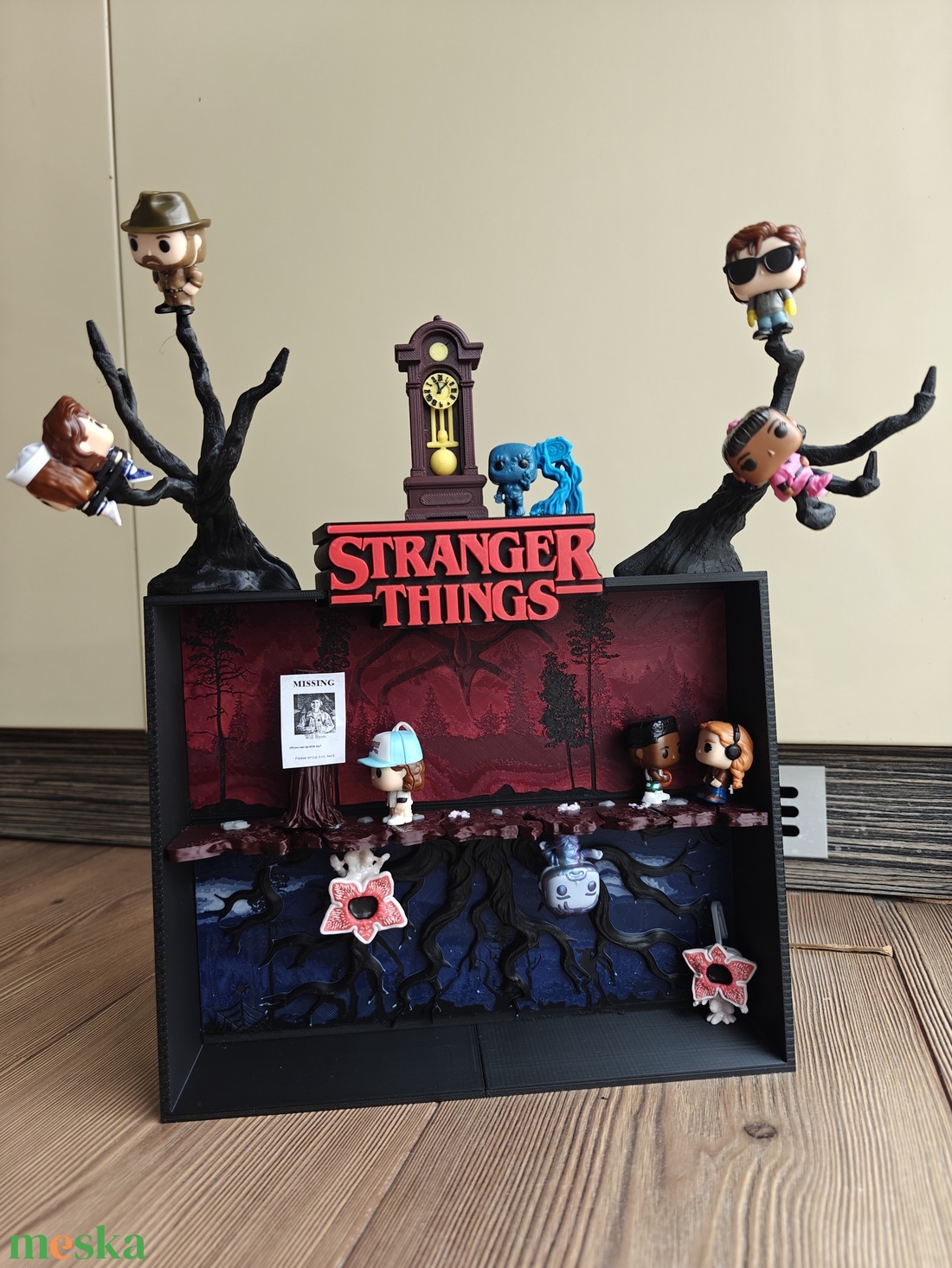 Stranger Things Kinder dioráma - otthon & életmód - dekoráció - asztal és polc dekoráció - asztaldísz - Meska.hu