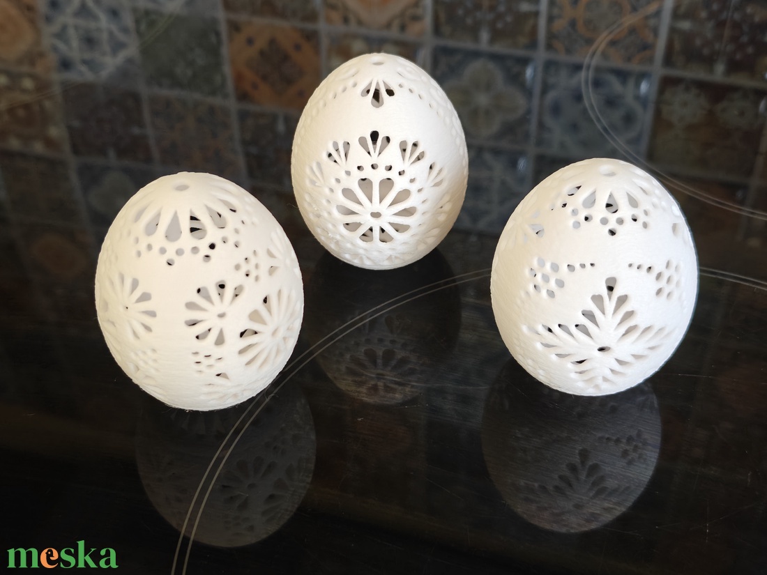Húsvéti tojásdísz, ajándék tojás lecsavarható alsó résszel - ünnepi díszek, dekorációk - húsvéti díszek és dekorációk - húsvéti tojás, hímestojás - Meska.hu