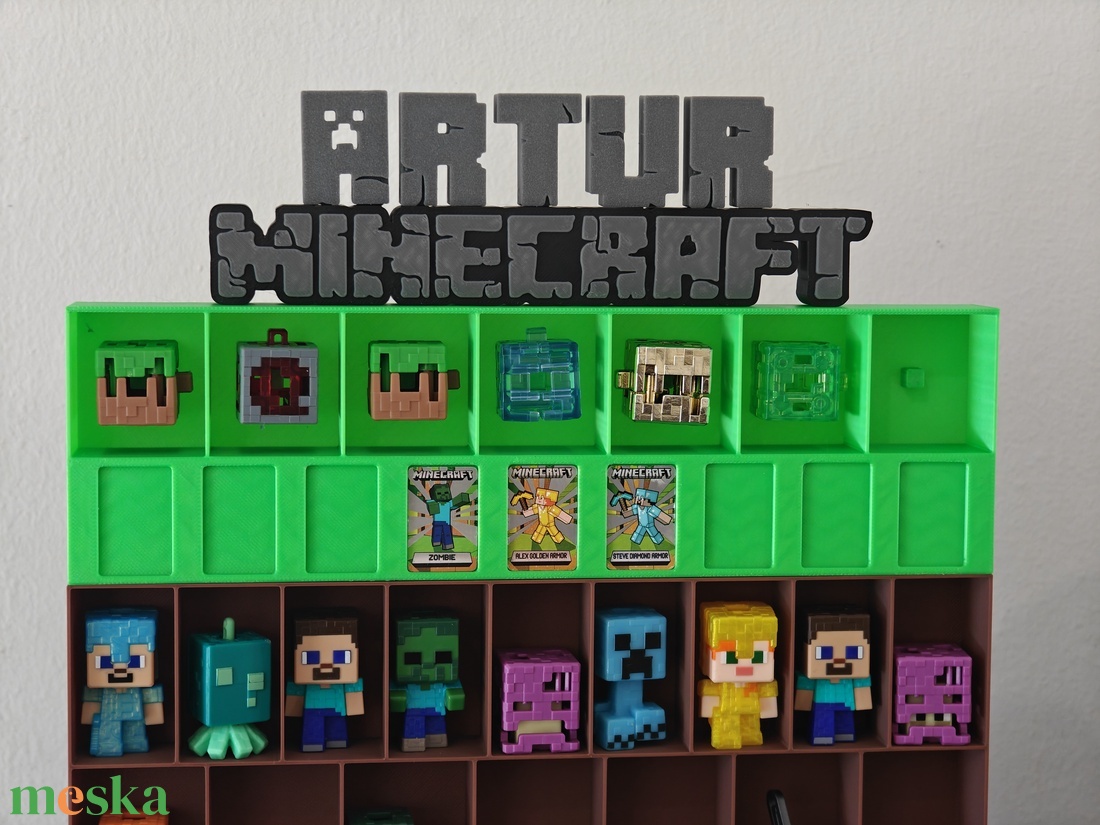 EGYEDI neves Minecraft Kinder Joy figura és kártya tartó tartó állvány - otthon & életmód - tárolás & rendszerezés - íróasztali tároló - Meska.hu