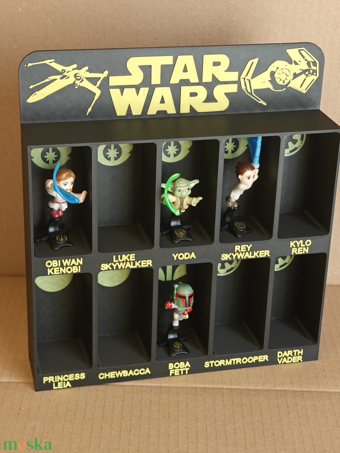 Star Wars Kinder figura tartó állvány - otthon & életmód - tárolás & rendszerezés - íróasztali tároló - Meska.hu