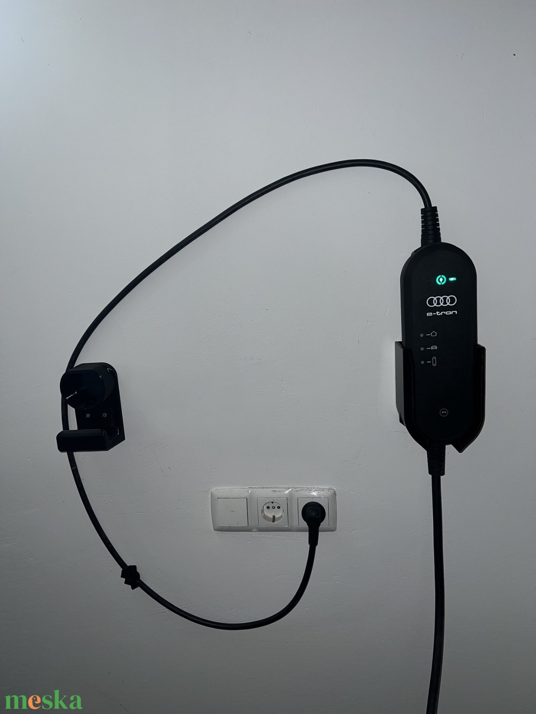 Fali tartó Skoda Audi VW EV elektromos autó töltőhöz Type-2  - otthon & életmód - tárolás & rendszerezés - fali tároló - Meska.hu