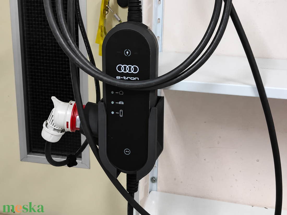 Fali tartó Skoda Audi VW EV elektromos autó töltőhöz Type-2 + 3 fázis - otthon & életmód - tárolás & rendszerezés - fali tároló - Meska.hu