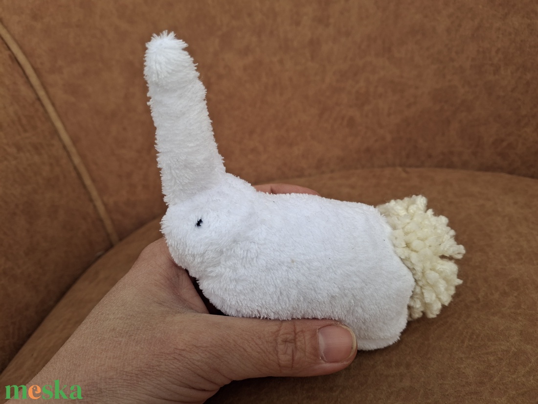 Plüss kis nyuszi fehér-barack - játék & sport - plüssállat & játékfigura - nyuszi - Meska.hu
