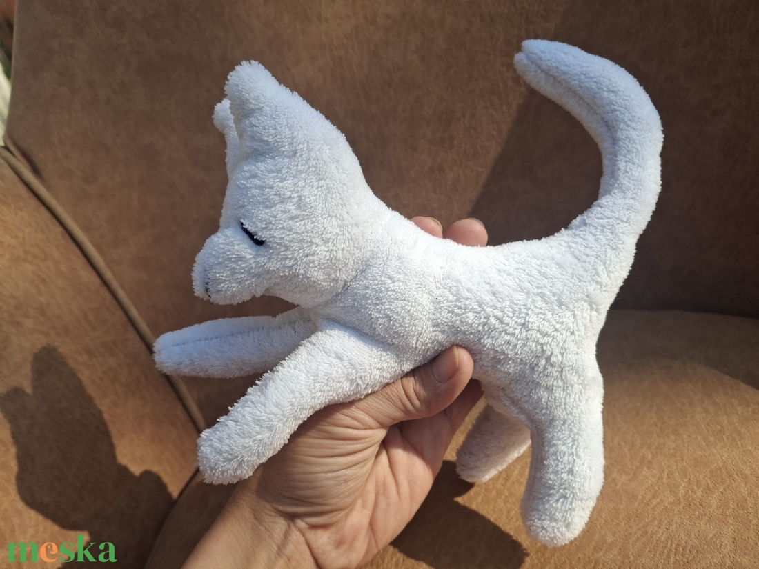 Plüss kis cica fehér  - játék & sport - plüssállat & játékfigura - cica - Meska.hu