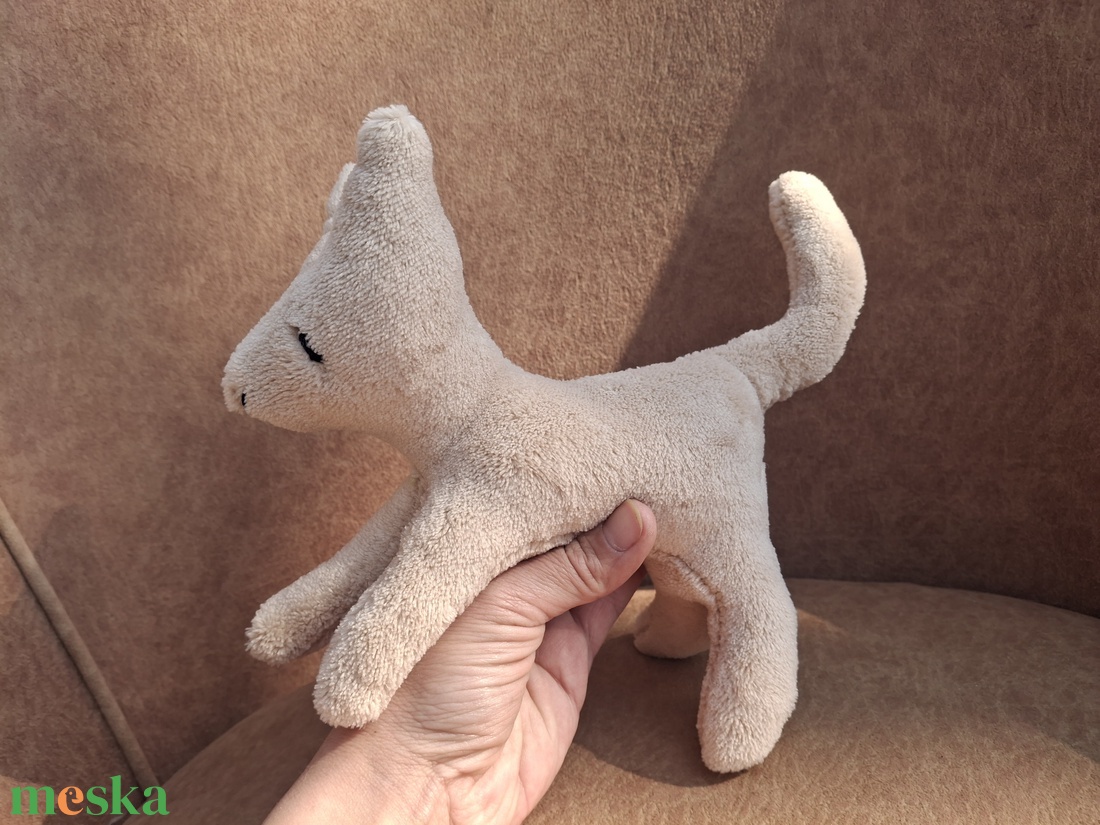 Plüss kis cica barack  - játék & sport - plüssállat & játékfigura - cica - Meska.hu