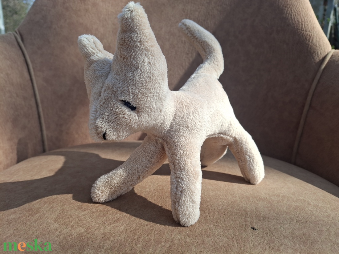 Plüss kis cica barack  - játék & sport - plüssállat & játékfigura - cica - Meska.hu