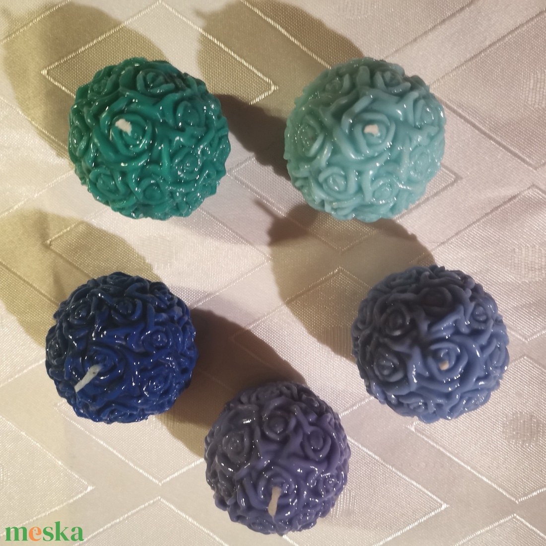 Diszgömb alakú illatos gyertya - karácsony - karácsonyi lakásdekoráció - karácsonyi illatgyertya, mécses - Meska.hu