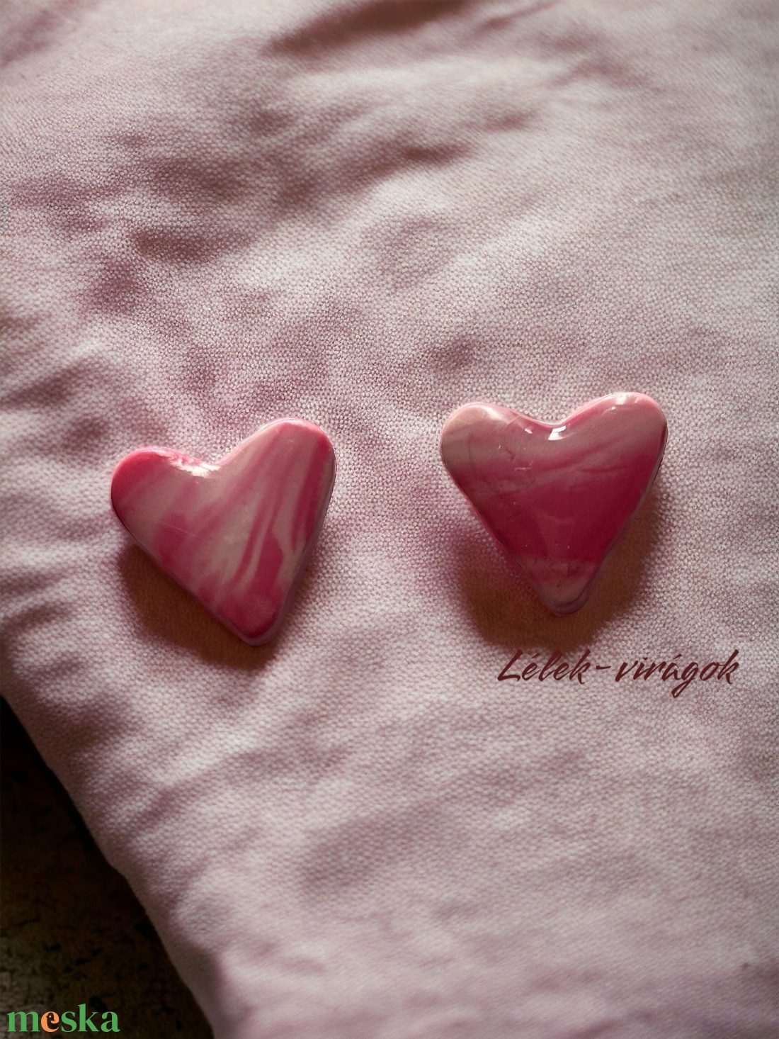 Rózsaszín-fehér színátmenetes szív polymer clay fülbevaló - ékszer - fülbevaló - pötty fülbevaló - Meska.hu Rózsaszín-fehér színátmenetes szív polymer clay fülbevaló - ékszer - fülbevaló - pötty fülbevaló - Meska.hu