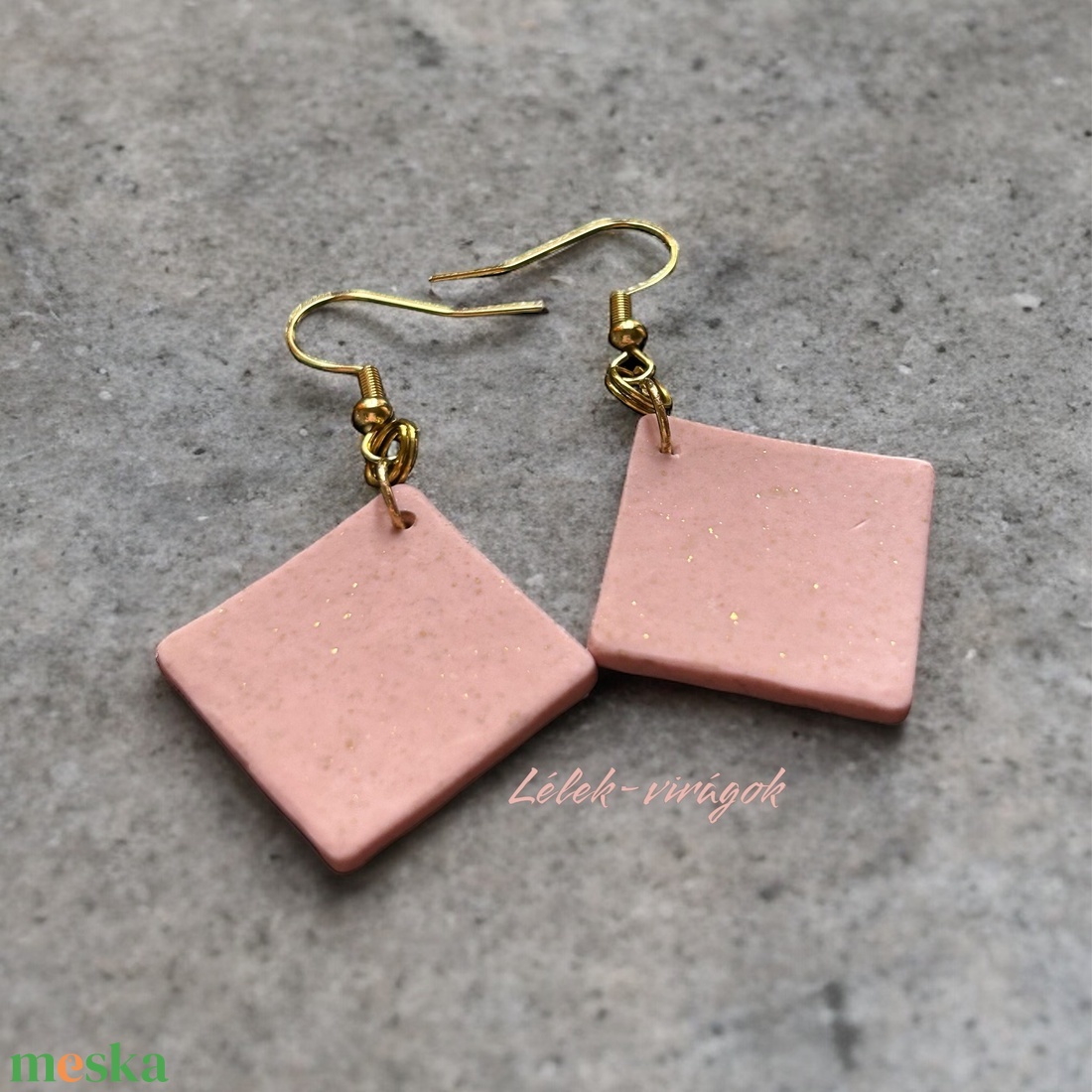 Rózsaszín színű polymer clay fülbevaló - ékszer - fülbevaló - lógó fülbevaló - Meska.hu Rózsaszín színű polymer clay fülbevaló - ékszer - fülbevaló - lógó fülbevaló - Meska.hu