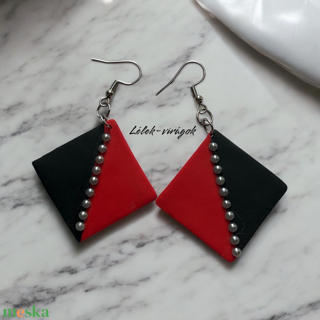 Piros és fekete polymer clay fülbevaló - ékszer - fülbevaló - lógó fülbevaló - Meska.hu Piros és fekete polymer clay fülbevaló - ékszer - fülbevaló - lógó fülbevaló - Meska.hu