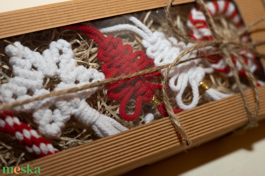 Makramé karácsonyi dobozok - karácsony - karácsonyi lakásdekoráció - karácsonyfadíszek - Meska.hu
