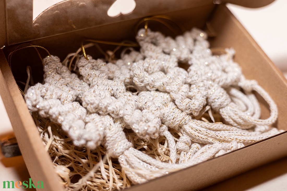 Makramé karácsonyi csillag doboz - karácsony - karácsonyi lakásdekoráció - karácsonyfadíszek - Meska.hu