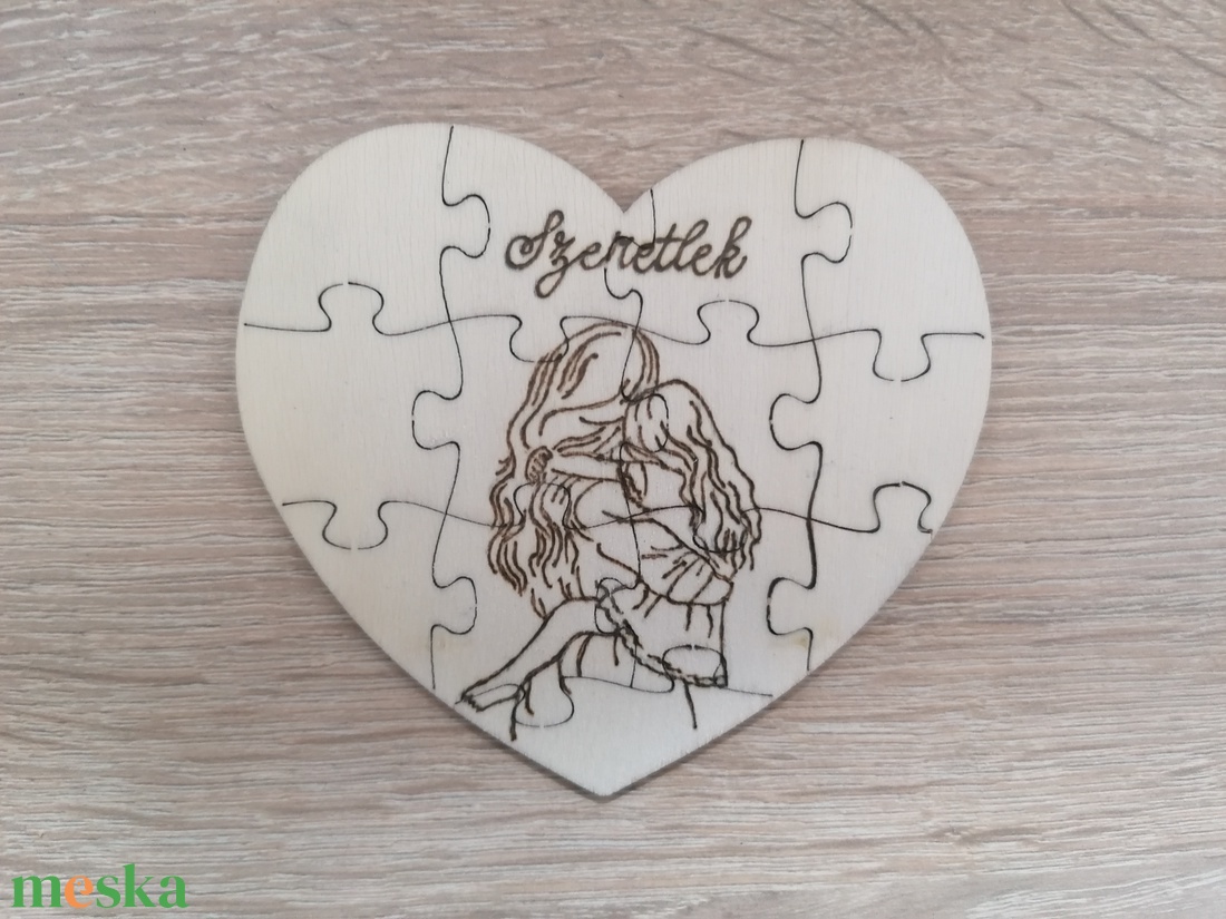 Szív alakú puzzle - Pirográf technikával - játék & sport - puzzle - hagyományos puzzle - Meska.hu