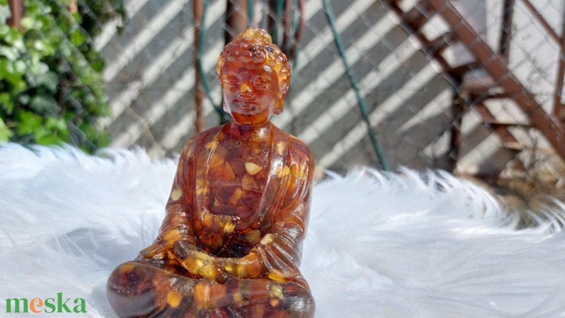 Balti borostyán buddha szobor - művészet - szobor - kő - Meska.hu Balti borostyán buddha szobor - művészet - szobor - kő - Meska.hu