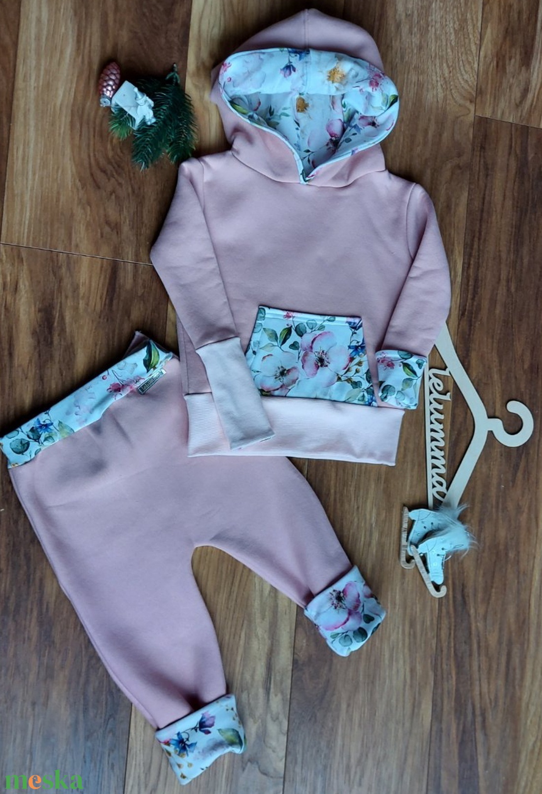 Rózsaszín melegítő szett kislányoknak  - ruha & divat - babaruha & gyerekruha - pulóver - Meska.hu