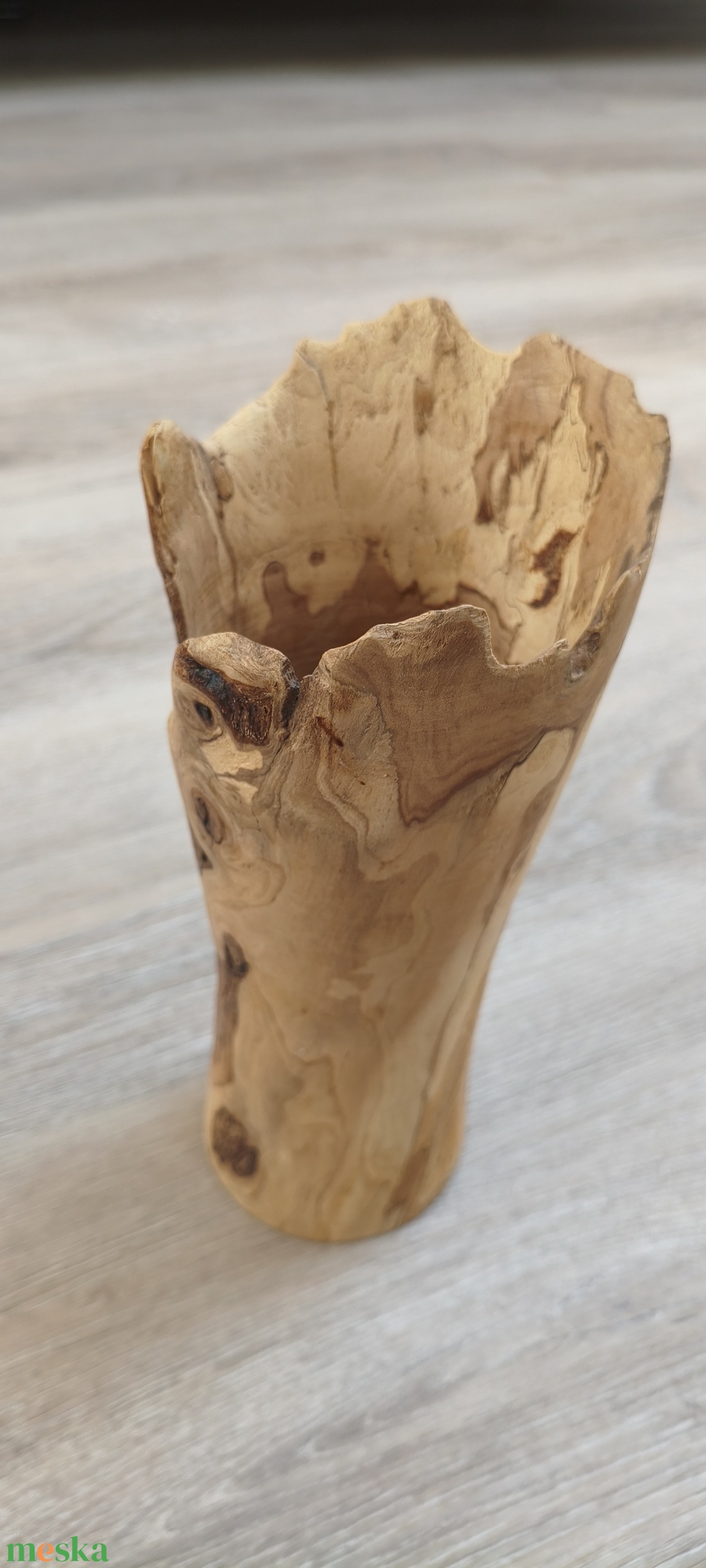 Cserjéből készült, egyedi fa díszváza.  - otthon & életmód - virágdekoráció - virágtartó - váza - Meska.hu