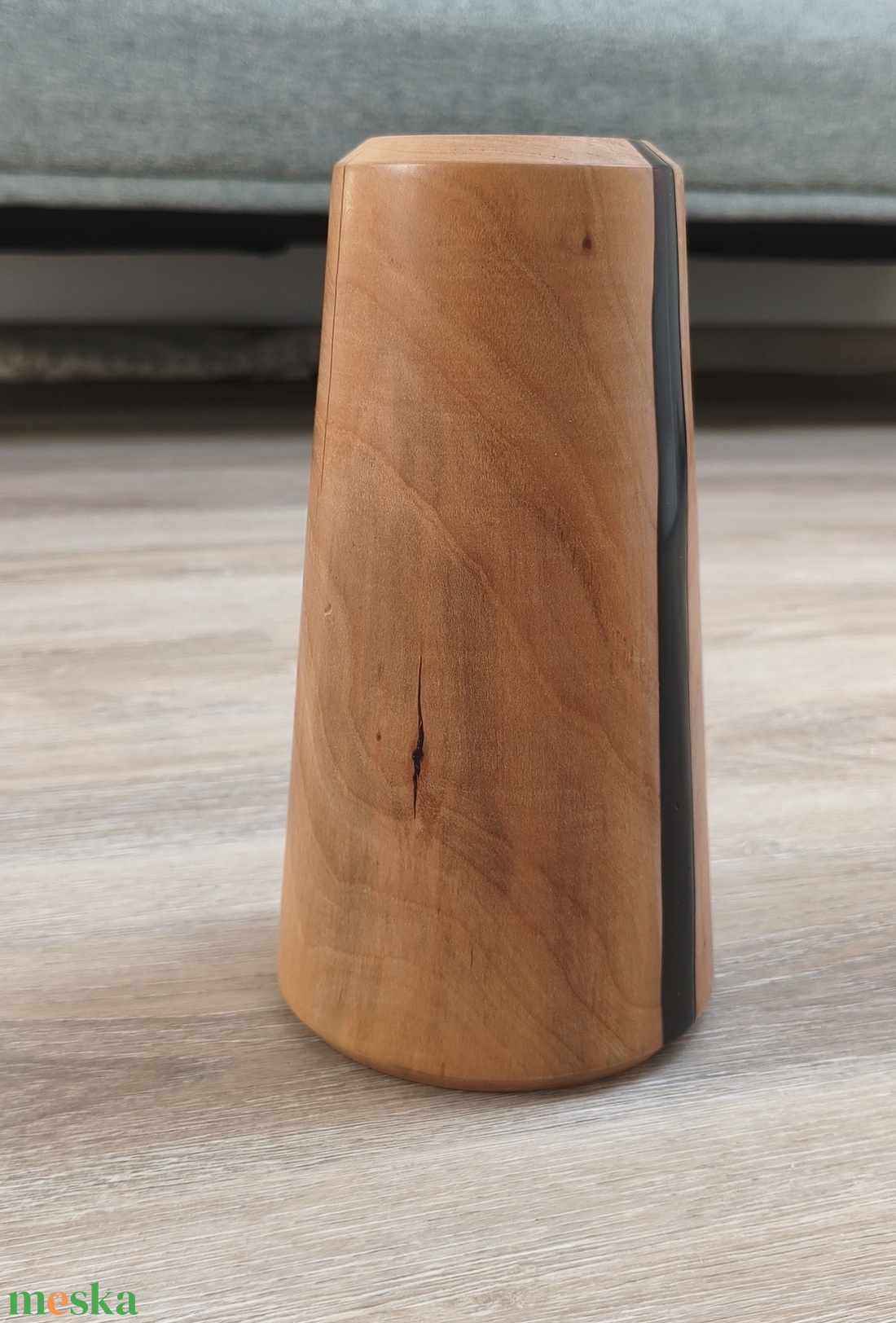 Epoxyval kiöntött fa váza - otthon & életmód - virágdekoráció - virágtartó - váza - Meska.hu