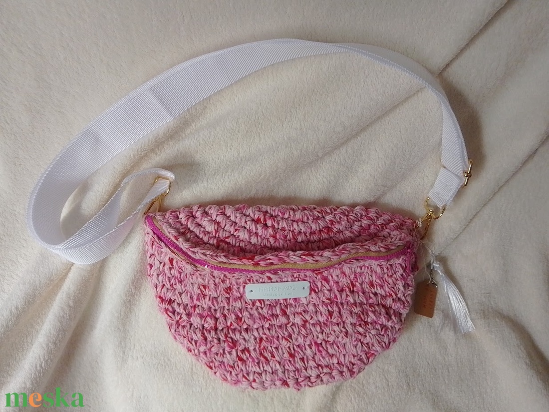Egyedi horgolt crossbody, válltáska, övtáska - táska & tok - övtáska - Meska.hu Egyedi horgolt crossbody, válltáska, övtáska - táska & tok - övtáska - Meska.hu