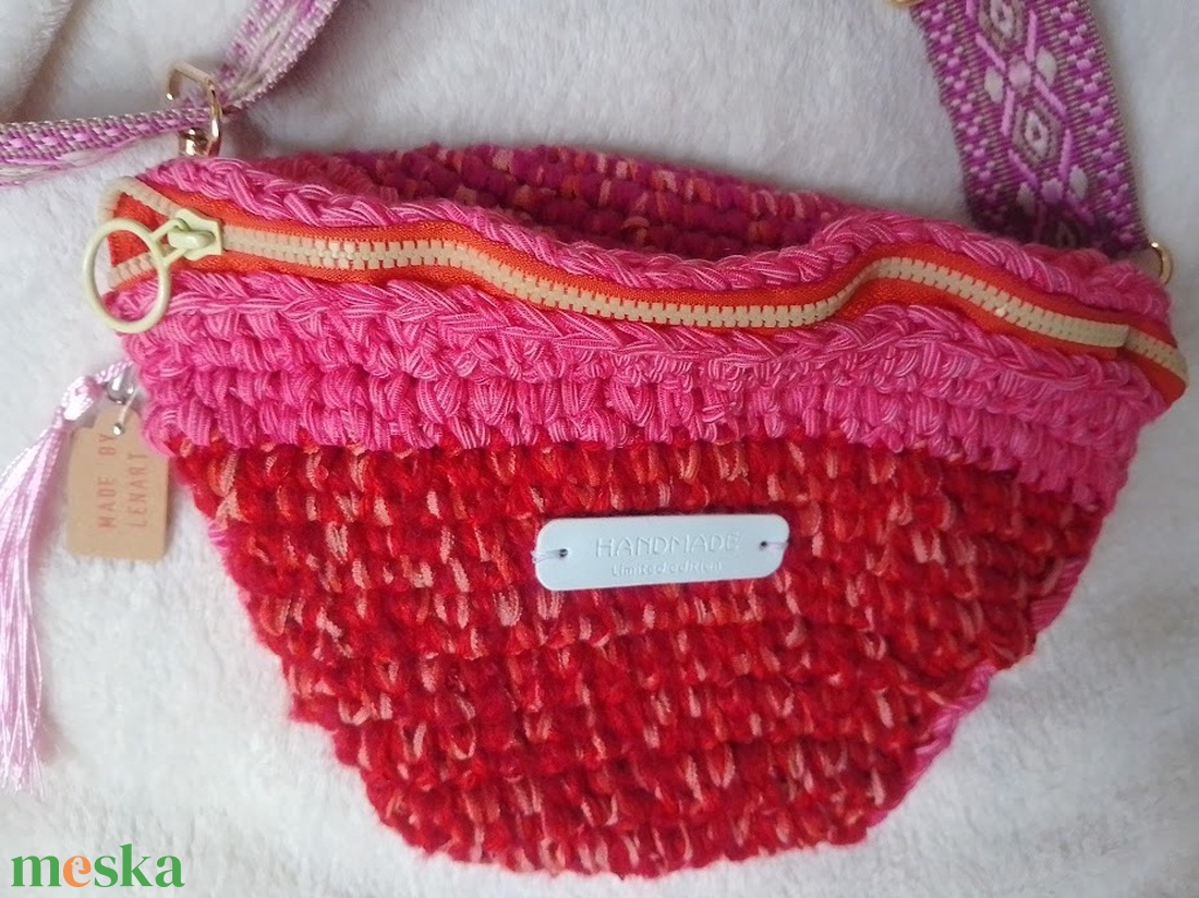 Egyedi horgolt crossbody, válltáska, övtáska - táska & tok - övtáska - Meska.hu Egyedi horgolt crossbody, válltáska, övtáska - táska & tok - övtáska - Meska.hu