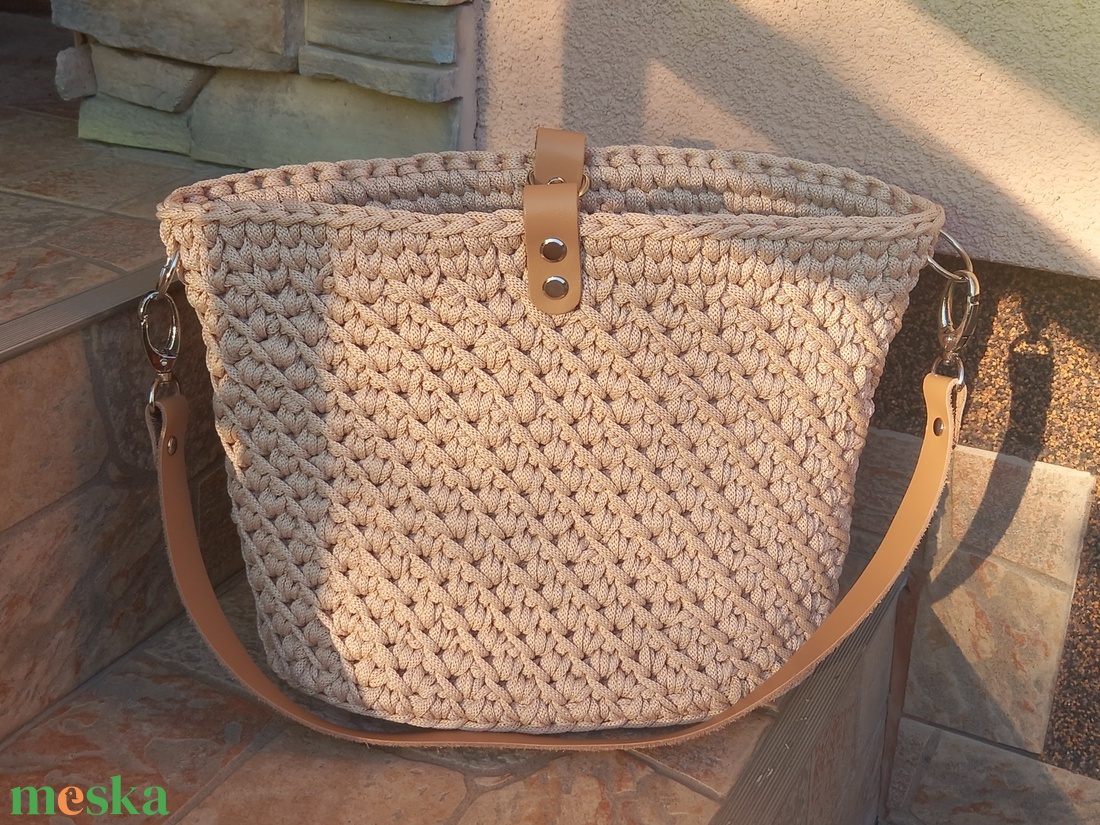 Madaras 1. Horgolt Táska - esküvő - kiegészítők - táska - Meska.hu